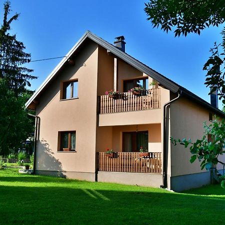 Apartman Jelena Rakovica Exterior photo