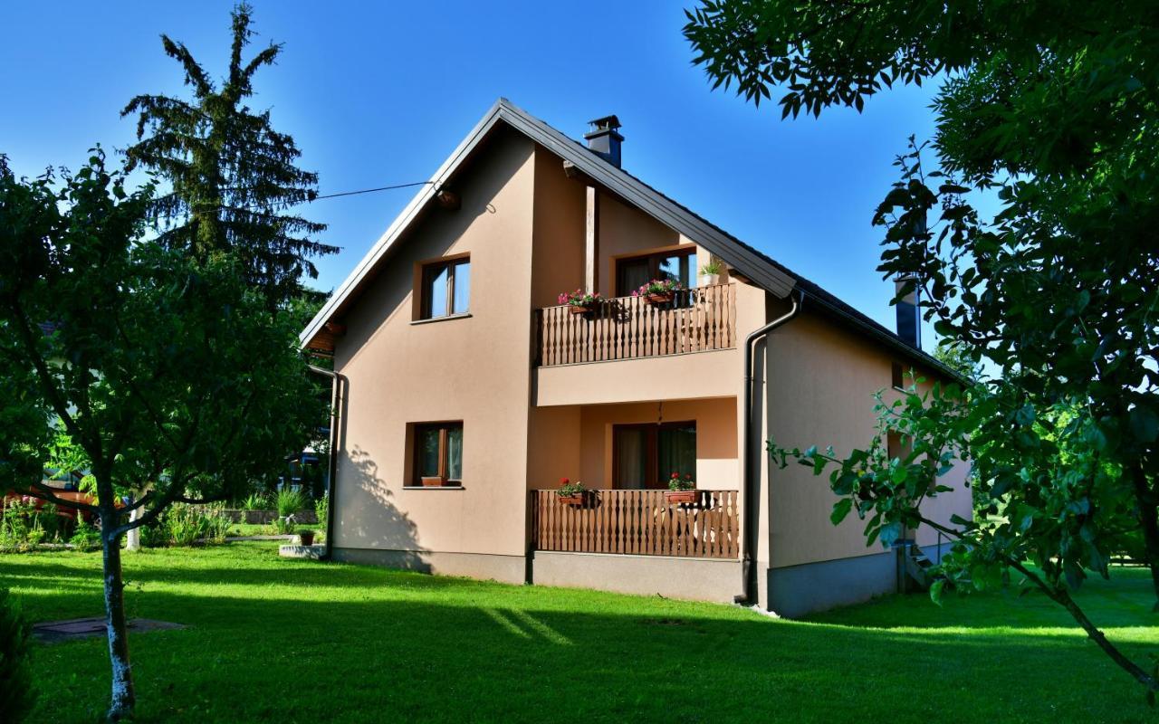 Apartman Jelena Rakovica Exterior photo