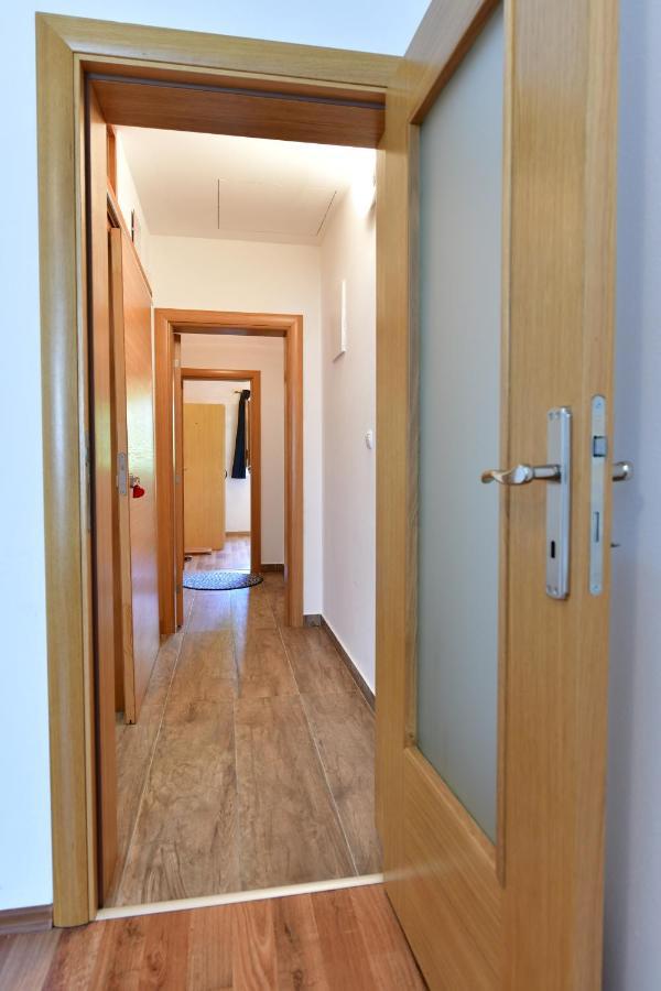Apartman Jelena Rakovica Exterior photo