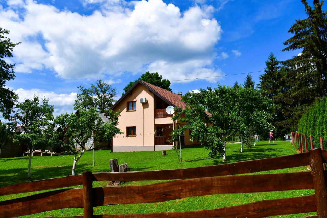 Apartman Jelena Rakovica Exterior photo