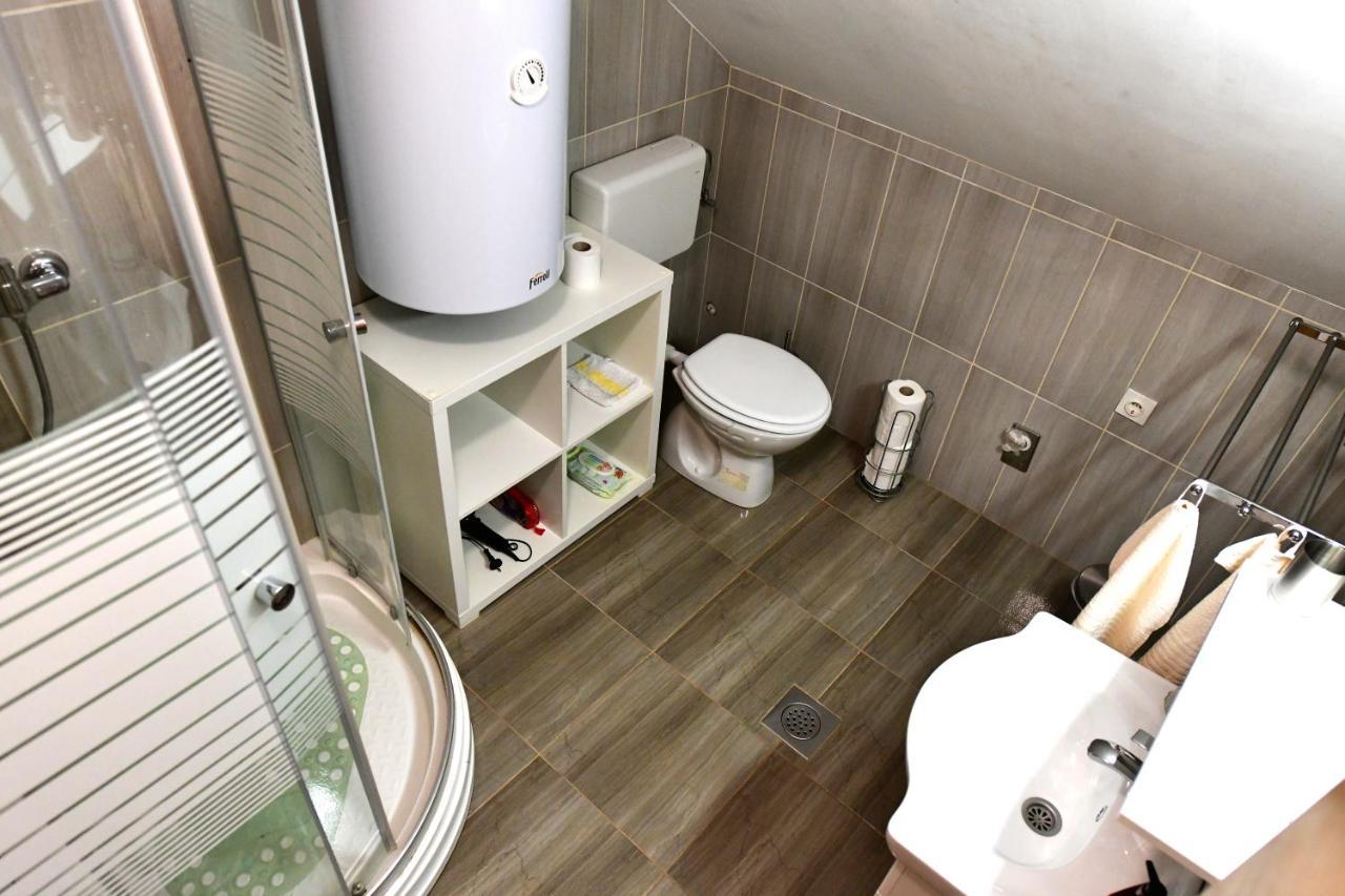 Apartman Jelena Rakovica Exterior photo